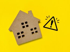 世田谷区で屋根工事を検討中の方必見！屋根の耐用年数はどのくらい？屋根材だけでなく内部の劣化にも注意が必要